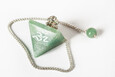 Pendel Jade Pyramide OM Pendel Jade Pyramide OM